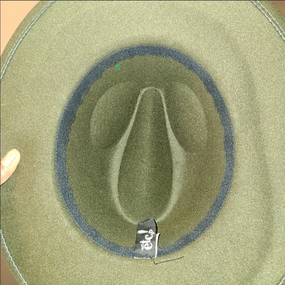 Fedora - Picture 2 of 2